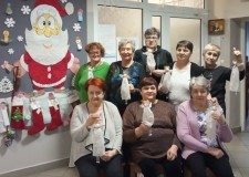 Powiększ zdjęcie Prezentacja prac w wykonaniu seniorek.